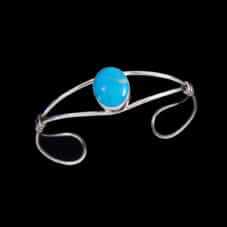 Fine Navajo Handcrafted Turquoise Oval Bracelet